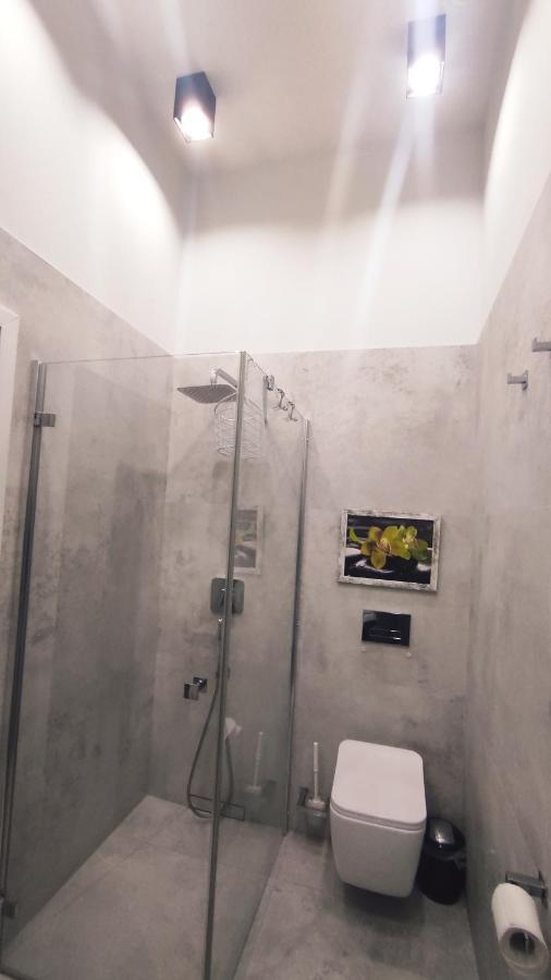 Apartament W Stylu Loft 옐레니아구라 외부 사진